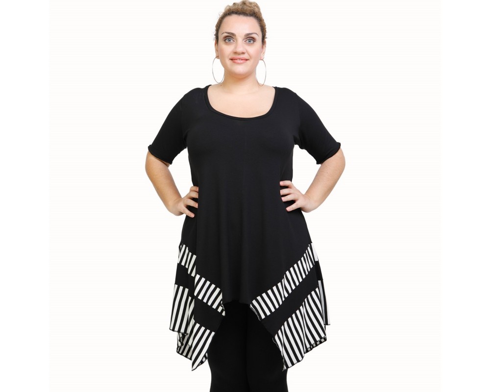 A21-517 Blouse with pattern - Black Plus Size
