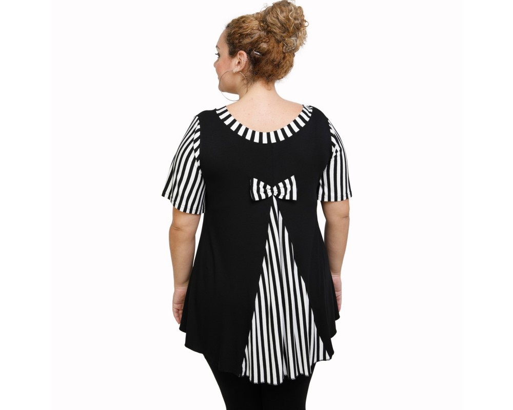 A21-589 Blouse with pattern - Black Plus Size