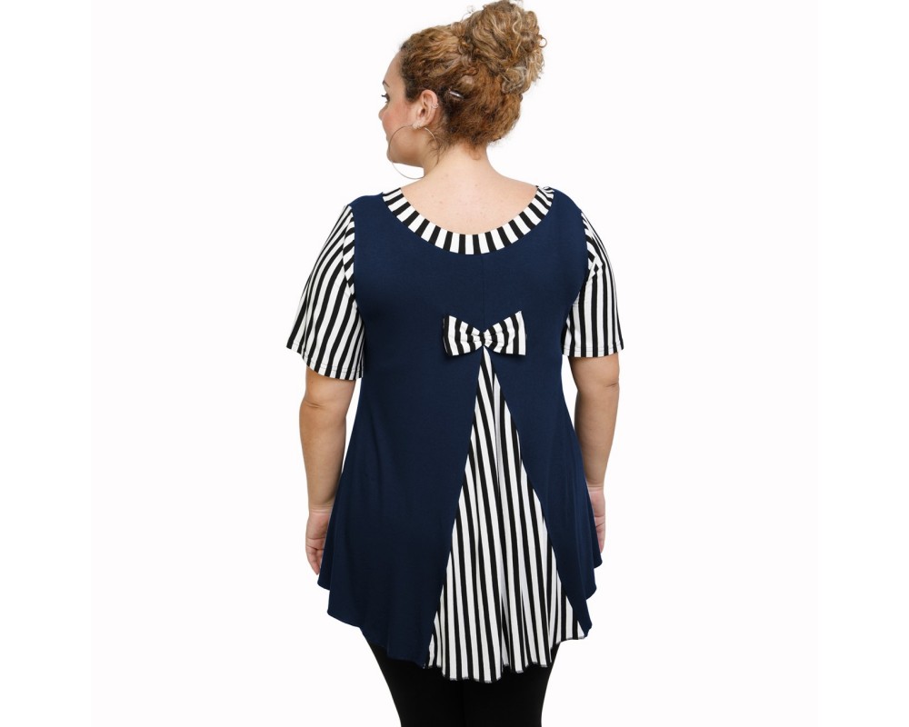 A21-589 Blouse with pattern - Navy Blue Plus Size