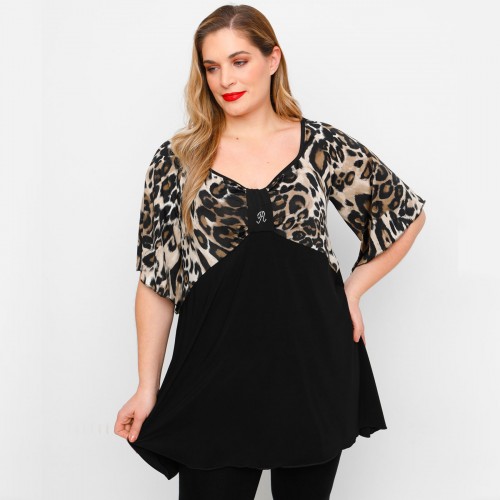 A23-6061 Blouse Printed on chest and sleeves - Brown A23-6061 Blouse Printed on chest and sleeves - Brown