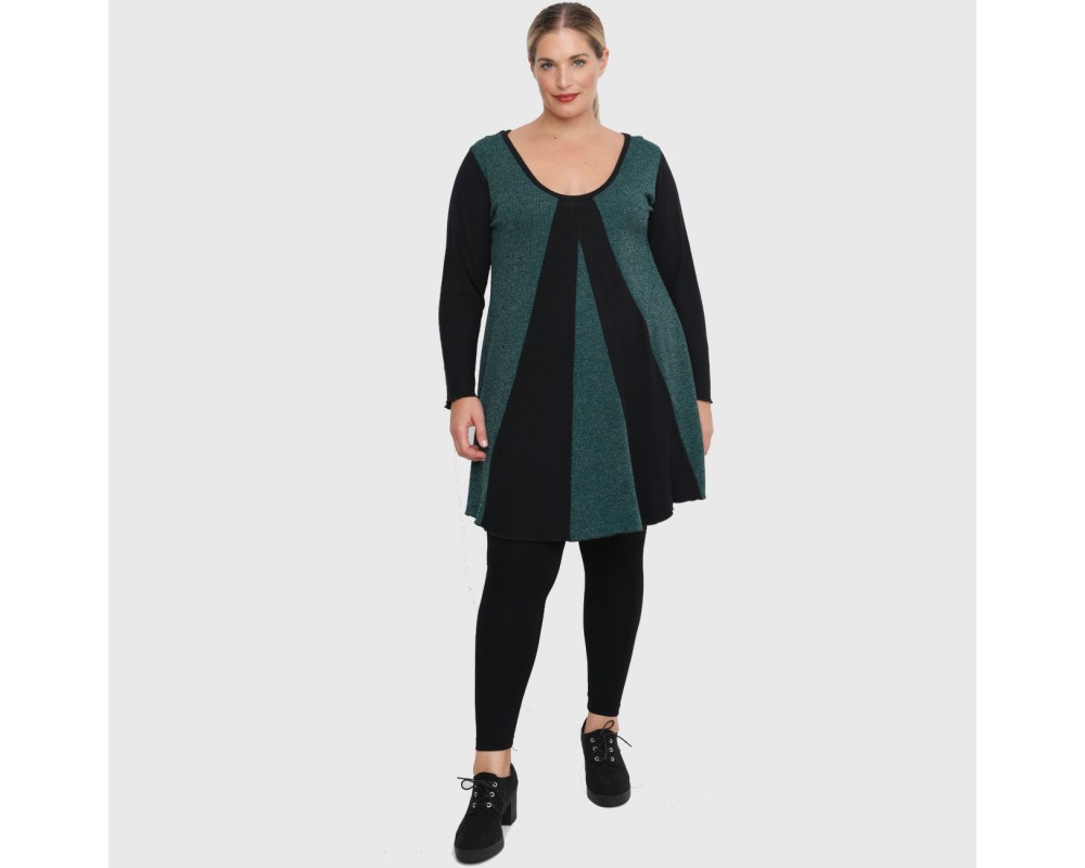 B22-376K Knitted long blouse - Green Plus Size