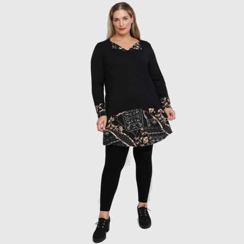 B22-7720 Knitted long blouse with printed sleeves, collar and bottom